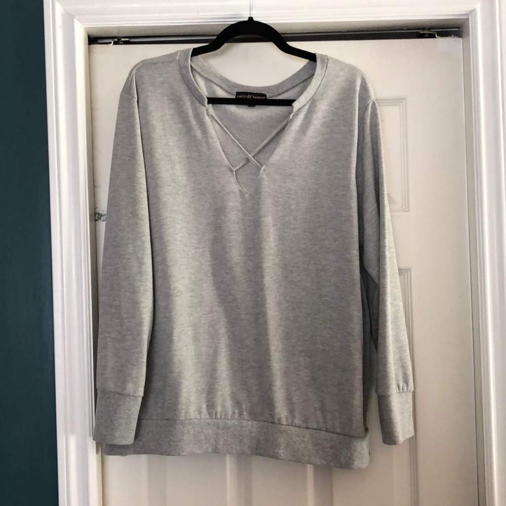 Sweatshirt with front detail